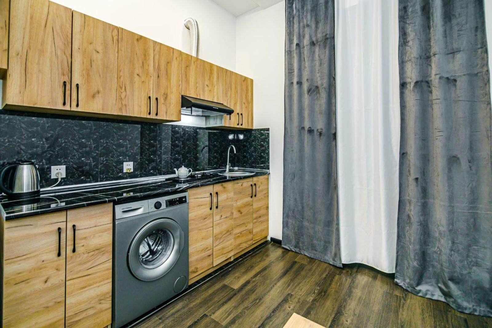 M Estate. 2 Room Home In Targovu Baku Luaran gambar