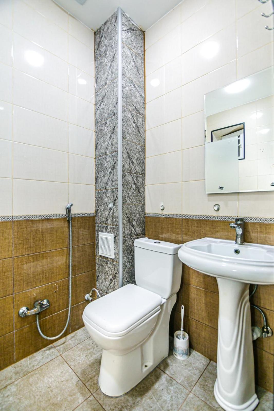 M Estate. 2 Room Home In Targovu Baku Luaran gambar